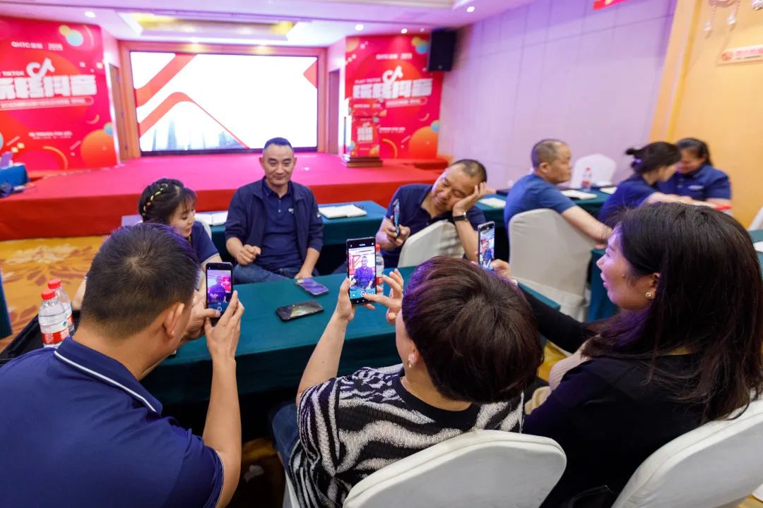 玩轉抖音 | 2023強輝全國抖音實戰訓練營鄭州站圓滿落幕(圖15) 圖片