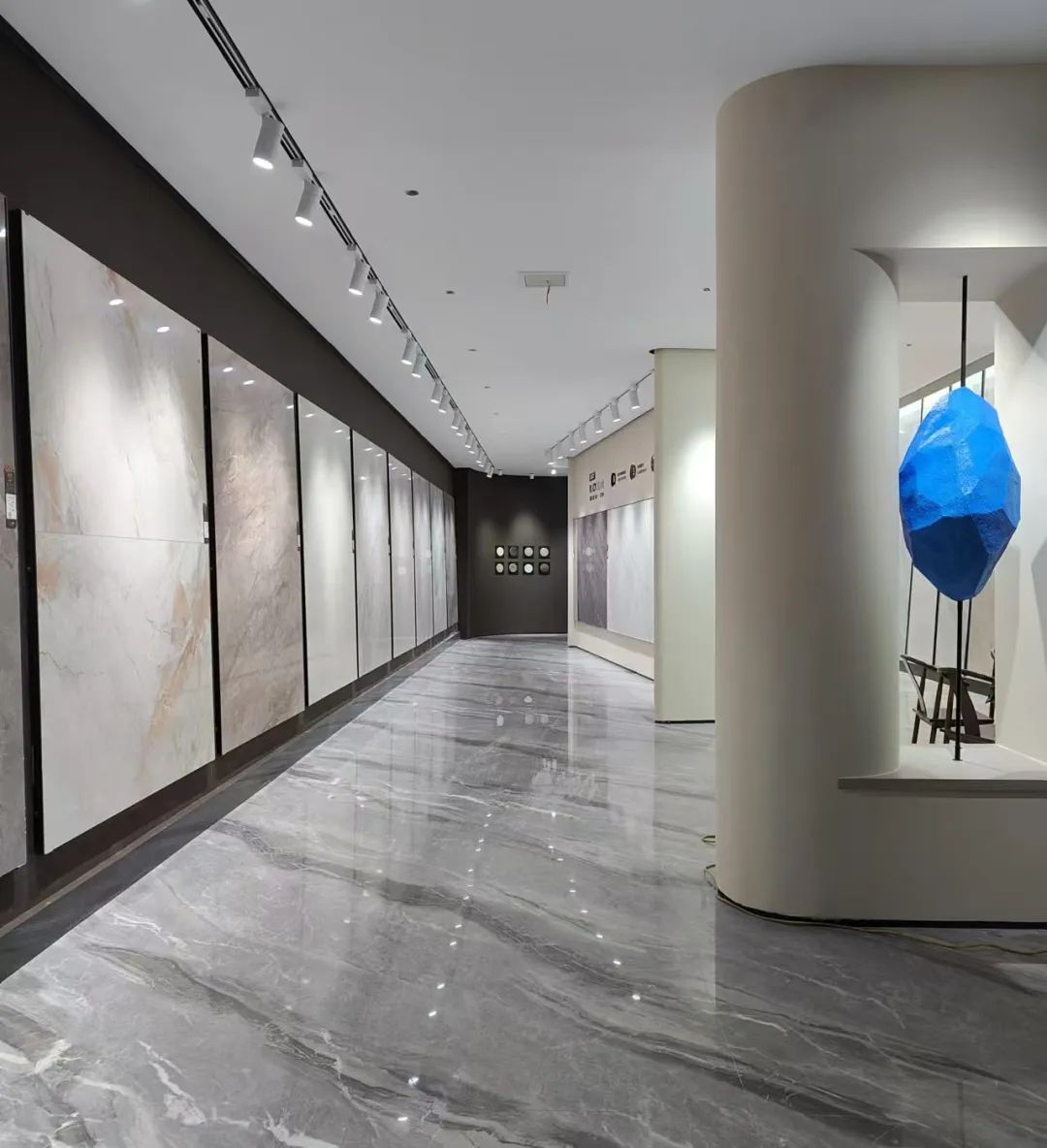 終端風采 | 強輝聊城旗艦店，沉浸式體驗現代高端設計美學(圖11)