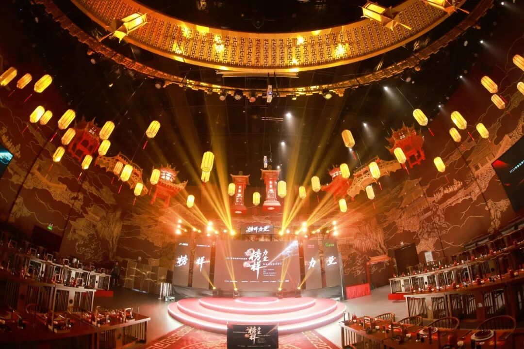 榜樣力量 | 強輝精工瓷磚斬獲2025年度家居領軍品牌(圖2)